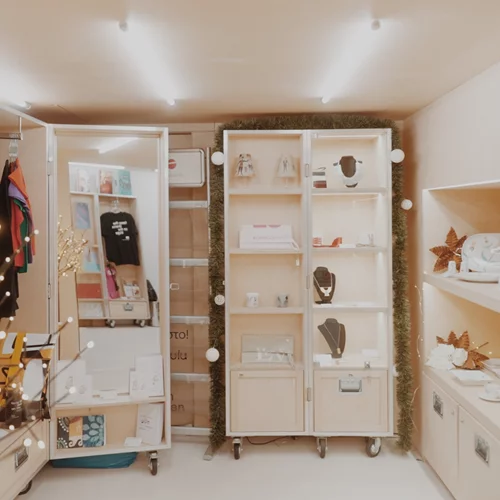 Χριστούγεννα στο πωλητήριο του Εθνικού Θεάτρου