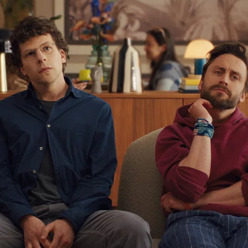 Κίραν Κάλκιν & Τζέσι Άιζενμπεργκ μιλούν για τον "Αληθινό Πόνο"