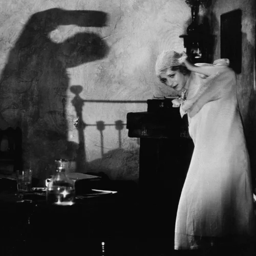 Ο πρώιμος Χίτσκοκ έφτασε στο Cinobo