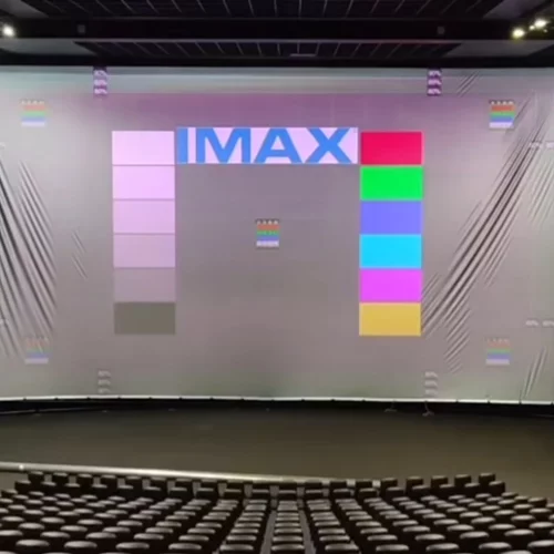 Δείτε πώς φτιάχτηκε η IMAX οθόνη των Village Cinemas
