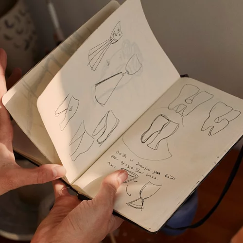 "MOTHERhood": Τι σημαίνει μητρότητα για σένα;