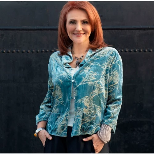 Τατιάνα Λύγαρη: "Με συγκινεί ο θεατής που δεν ψάχνει το κινητό του αλλά ένα μαντήλι για να σκουπίσει τα δάκρυά του"