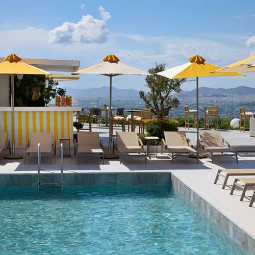 Vertigo Pool & Sunset Bar: Premium χαλάρωση με ασυναγώνιστη θέα στην καρδιά της Αθήνας