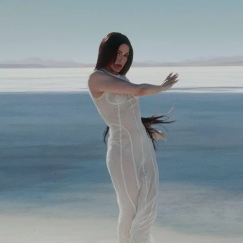 "Puta / Sola": Η Arca με νέο διπλό single λίγο πριν τον Λυκαβηττό