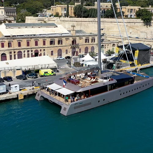 Ποιο είναι το πλοίο τέχνης Art Explora που θα 'δέσει' τον Οκτώβριο στον Πειραιά;