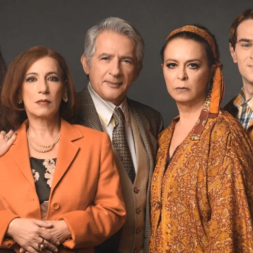 "Τρομεροί γονείς": Γιορτινή θεατρική έξοδος με μια δυνατή ιστορία για τις οικογενειακές σχέσεις