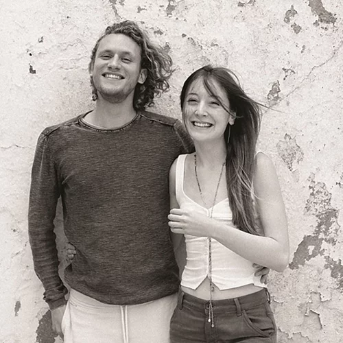 Ένα νεαρό ζευγάρι έβαλε βιολογικά βότανα του Ψηλορείτη σε κάψουλες... Nespresso