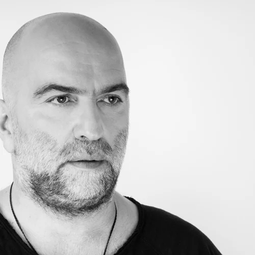 Δύο τελευταίες εμφανίσεις για τον Μπάμπη Στόκα στον Σταυρό του Νότου