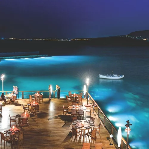 Εξωτισμός και μεσογειακή φινέτσα στα ωραιότερα ντεκ της Αττικής