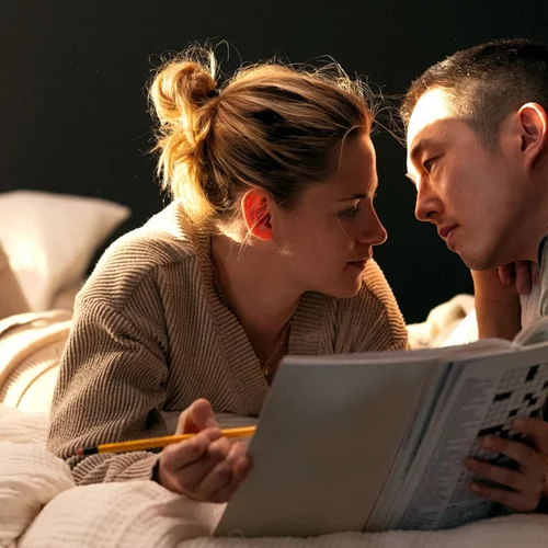 Στο "Love Me" η Κρίστεν Στιούαρτ είναι μια ερωτευμένη AI σημαδούρα