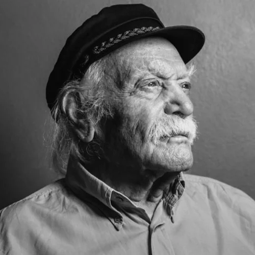 Ο Δήμος Αθηναίων τιμά τον Μανώλη Γλέζο με νέο πολυχώρο