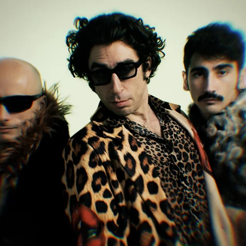 "Ιβάν εναντίον Ιβάν" ή πώς η σάτιρα του Γκόγκολ συναντά τα πάνελ της μεσημεριανής ζώνης στο Θέατρο του Νέου Κόσμου