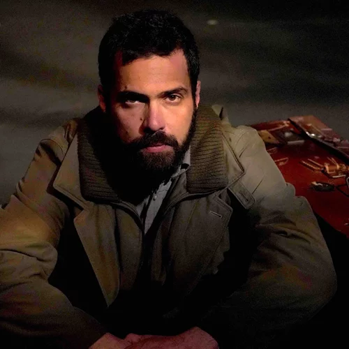 "Η τελευταία απολογία του Νίκου Κοεμτζή": Ο συνταρακτικός μονόλογος ζωντανεύει ξανά στη σκηνή