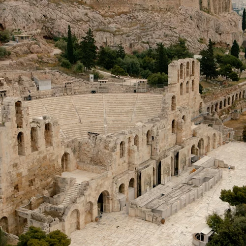 "Τραγουδάμε πανανθρώπινες αξίες" στο Ηρώδειο