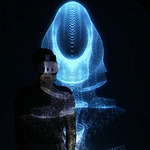 Ο χορός "φλερτάρει" με την τεχνολογία και ψάχνει τον επαναπροσδιορισμό μέσα από το βλέμμα του απέναντι μέσα από τρεις νέες παραστάσεις