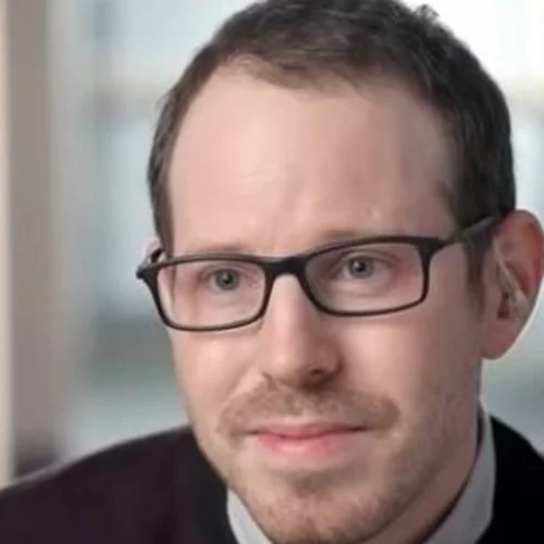 Έμα Στόουν, Πέδρο Πασκάλ και Γιόακιν Φίνιξ στο "Eddington" του Άρι Άστερ