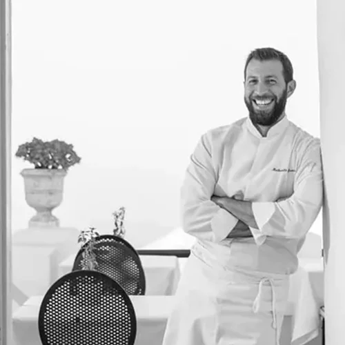 Κάτι μαγειρεύει ο Φάνης Μαϊκαντής στο Mikro Nisi της Κέρκυρας