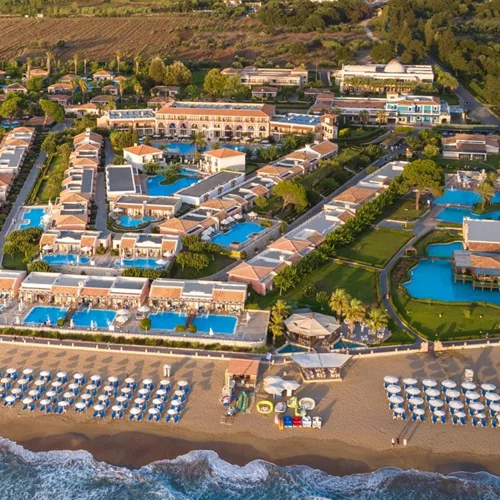 Aldemar Resorts: Τριπλή χρυσή διάκριση στα Tourism Awards 2025