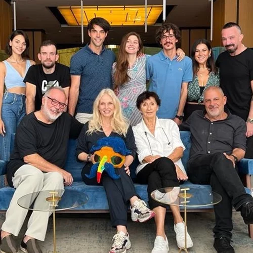 Ο Μάικ ο Φασολάκης κάνει "Πάρτυ!" στο θέατρο Ήβη