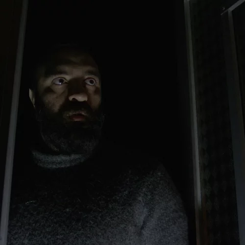 Μην Ανοίγεις την Πόρτα