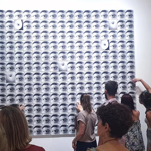 Ξεναγήσεις για άτομα με οπτική και ακουστική αναπηρία στην Πινακοθήκη Δήμου Αθηναίων