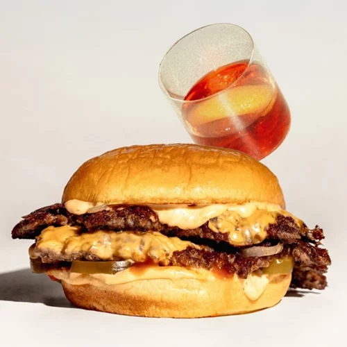 Ένα designάτο burgerάδικο γίνεται το πιο χοτ μπαρ της Athens Bar Week