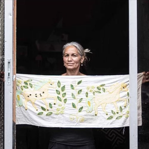 "Romaland": Ο ζωές των Ρομά ως θέατρο-ντοκιμαντέρ στη Στέγη