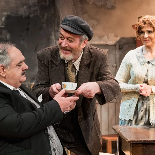 Ο Γρηγόρης Βαλτινός επιστρέφει με το "Da"