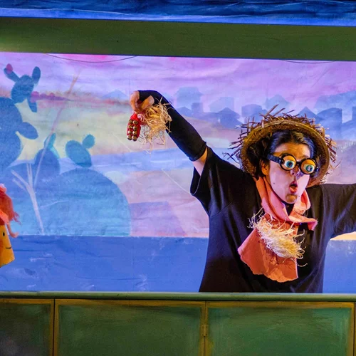 Η παράσταση "Ντενεκεδούπολη ξανά! Το μεγάλο ταξίδι του Μελένιου" επιστρέφει με early bird προσφορά