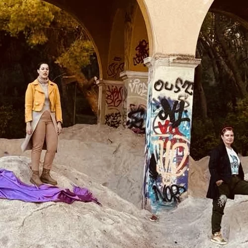 Δύο παραστάσεις με αφετηρία τη Γλυκερία Μπασδέκη όπου η γυναικεία φωνή επιτέλους ακούγεται