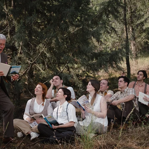 "Τα ψηλά βουνά": Το εμβληματικό έργο έρχεται στη σκηνή του Ακροπόλ