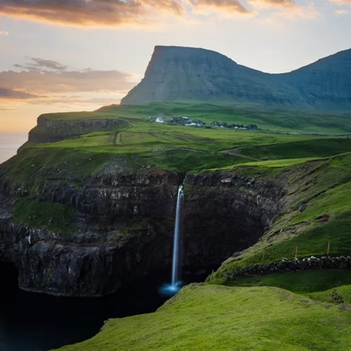 Η Αθηναϊκή Ριβιέρα ανάμεσα στους καλύτερους προορισμούς στην Ευρώπη για το 2025