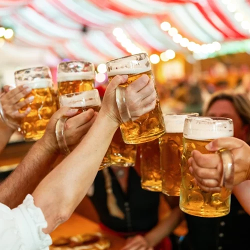 Athens Oktoberfest by Cava Nektar: Το πιο διάσημο φεστιβάλ μπίρας στην καρδιά της Αθήνας