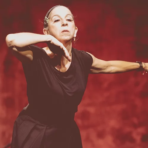 "Shifting Time": Η ομάδα χορού Griffon μιλάει για τη σωματική αντοχή και τη δύναμη της επιμονής