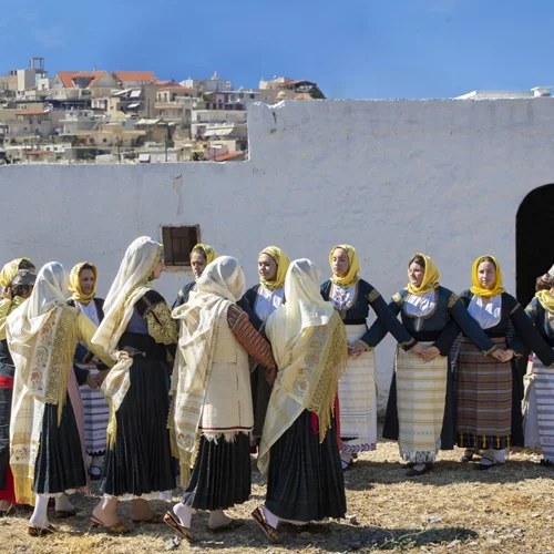"Με 2 Ματιές": Η ελληνική ζωγραφική μέσα από το σύγχρονο φωτογραφικό βλέμμα