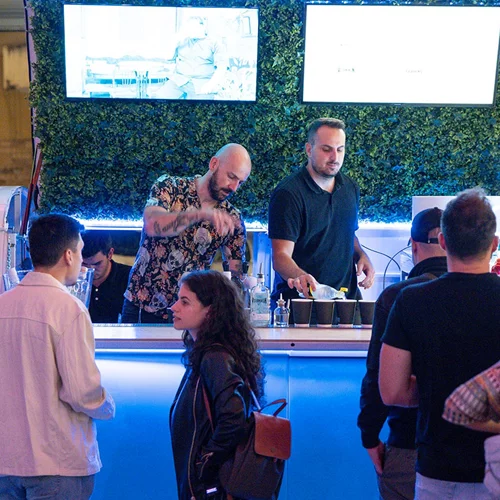 Athens Cocktails + πάρτι στη Δημοτική Αγορά Κυψέλης