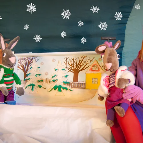 Η Παραμυθοχώρα καλοσωρίζει τον Δεκέμβριο με δύο παραστάσεις που μιλούν για την αξία της φιλίας