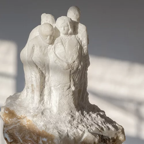 "Θέρος, τρύγος, πόλεμος": Μια έκθεση-ύμνος στη χαμένη αθωότητα