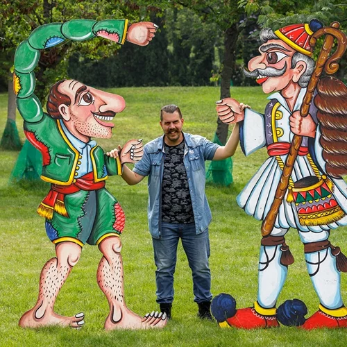 "Θησέας και Μινώταυρος": Ο Καραγκιόζης στον Κήπο του Μεγάρου