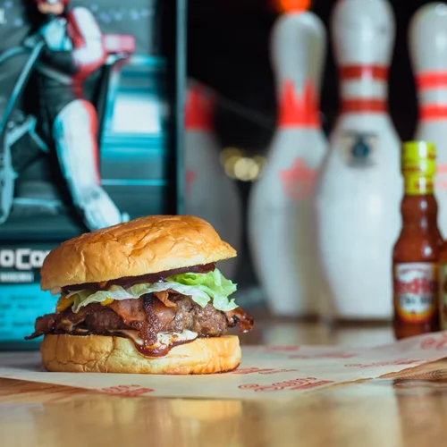 "Sam Burgers": Νέο σποτ στο Κουκάκι, ίδια απολαυστικά burgers