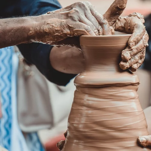 "Στρώvουμε το τραπέζι του Τρύγου" στο Tales in Tiles