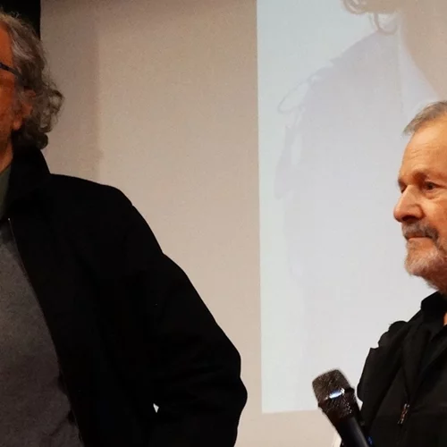 Εμίρ Κουστουρίτσα από την Αθήνα εναντίον όλων