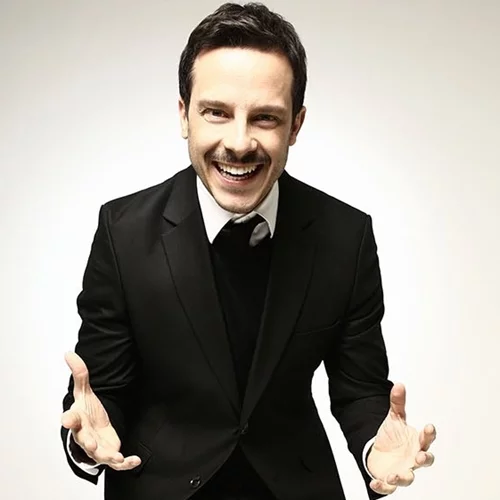 Δημήτρης Μακαλιάς: "Ο κόσμος έχει αγκαλιάσει το stand up πιο πολύ από ποτέ"