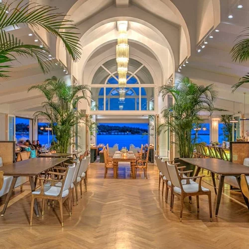 Symposio at Ark: Πανόραμα ελληνικής γεύσης στη Γλυφάδα