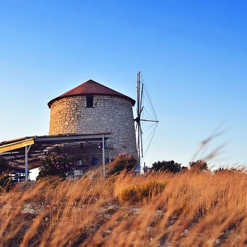 Το μπαρ-έκπληξη σε ένα από τα μικρότερα κατοικημένα νησιά της Ελλάδας
