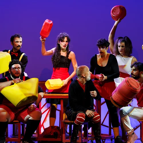 Ο φαντασμαγορικός "Δον Κιχώτης" του Ηλία Καρελλά συνεχίζεται με επιτυχία και τη νέα χρονιά