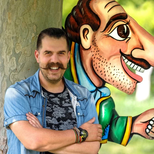 "Αργοναυτική εκστρατεία": Ο Ηλίας Καρελλάς σαλπάρει με τον Καραγκιόζη στον Κήπο του Μεγάρου