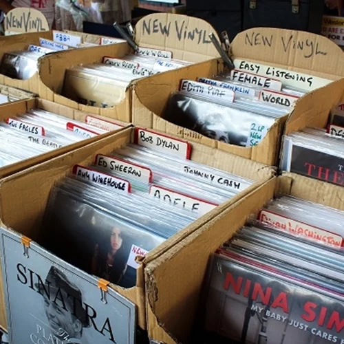 Το Vinyl Market είναι και πάλι εδώ