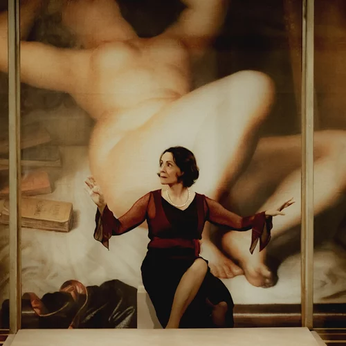 "Οι δούλες": Ένα ατέρμονο "παιχνίδι" ρόλων που αιχμαλωτίζει τον θεατή