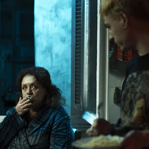 Οι αθόρυβοι αγώνες μιας γυναίκας που αρνείται να σιωπήσει, με πρωταγωνίστρια την Ελένη Κοκκίδου